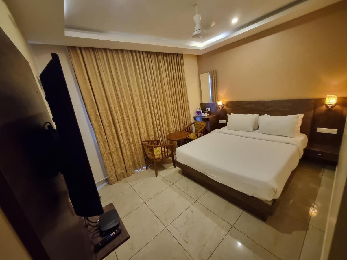 Hotel Plutus Residency à Auroville Extérieur photo