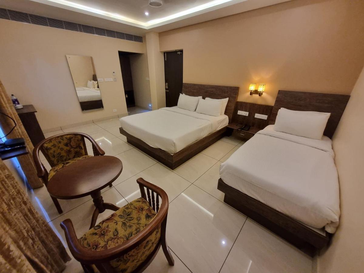 Hotel Plutus Residency à Auroville Extérieur photo
